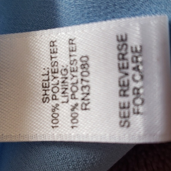 Csto. NWOT.   Blue: V-Neck; Lined; High-Low; Sleeveless Top. Size 22/24. - Picture 12 of 13